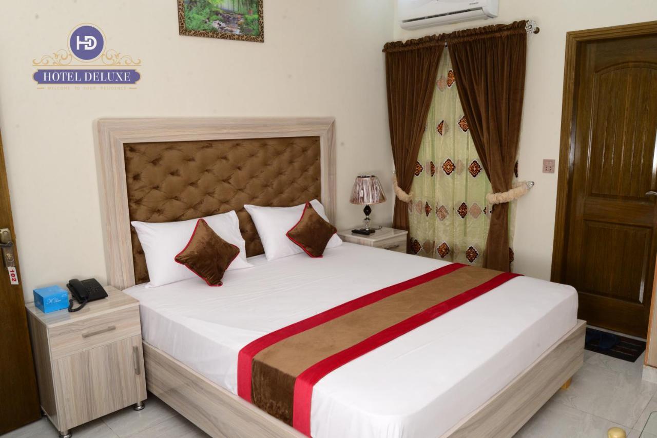 Hotel Deluxe Λαχόρη Εξωτερικό φωτογραφία