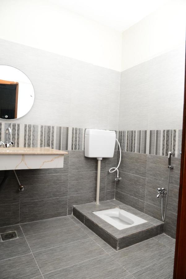 Hotel Deluxe Λαχόρη Εξωτερικό φωτογραφία