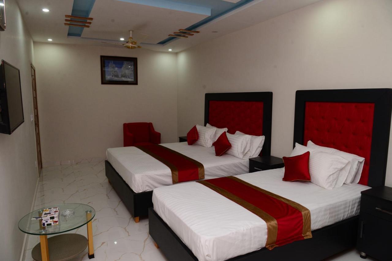 Hotel Deluxe Λαχόρη Εξωτερικό φωτογραφία