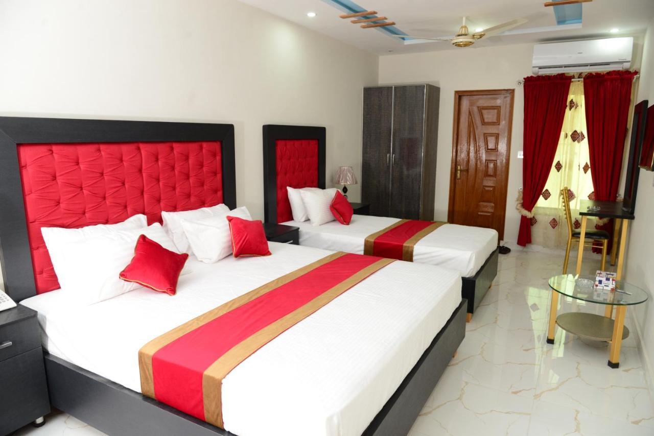 Hotel Deluxe Λαχόρη Εξωτερικό φωτογραφία