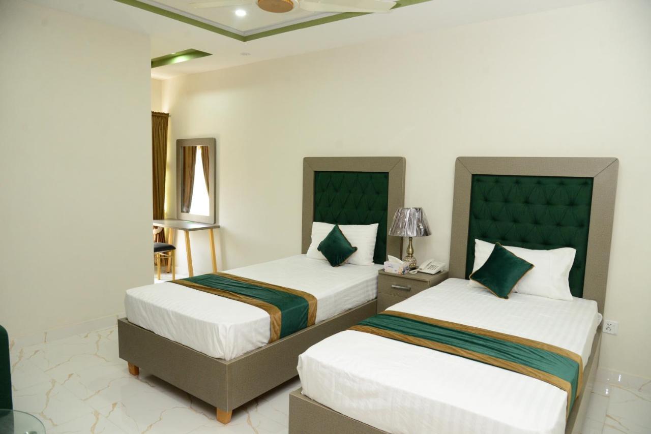 Hotel Deluxe Λαχόρη Εξωτερικό φωτογραφία