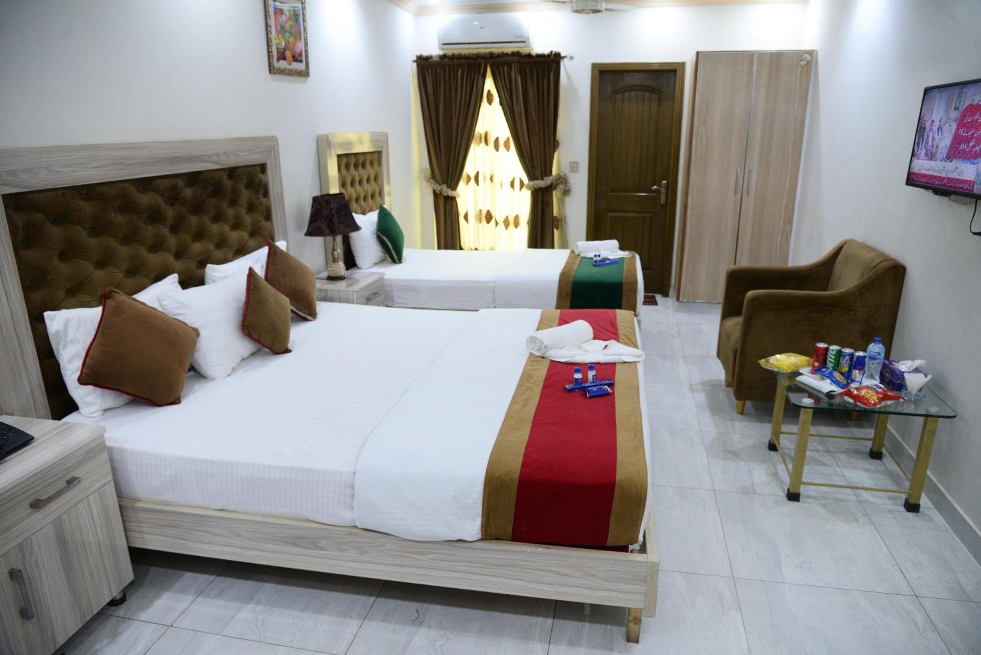 Hotel Deluxe Λαχόρη Εξωτερικό φωτογραφία