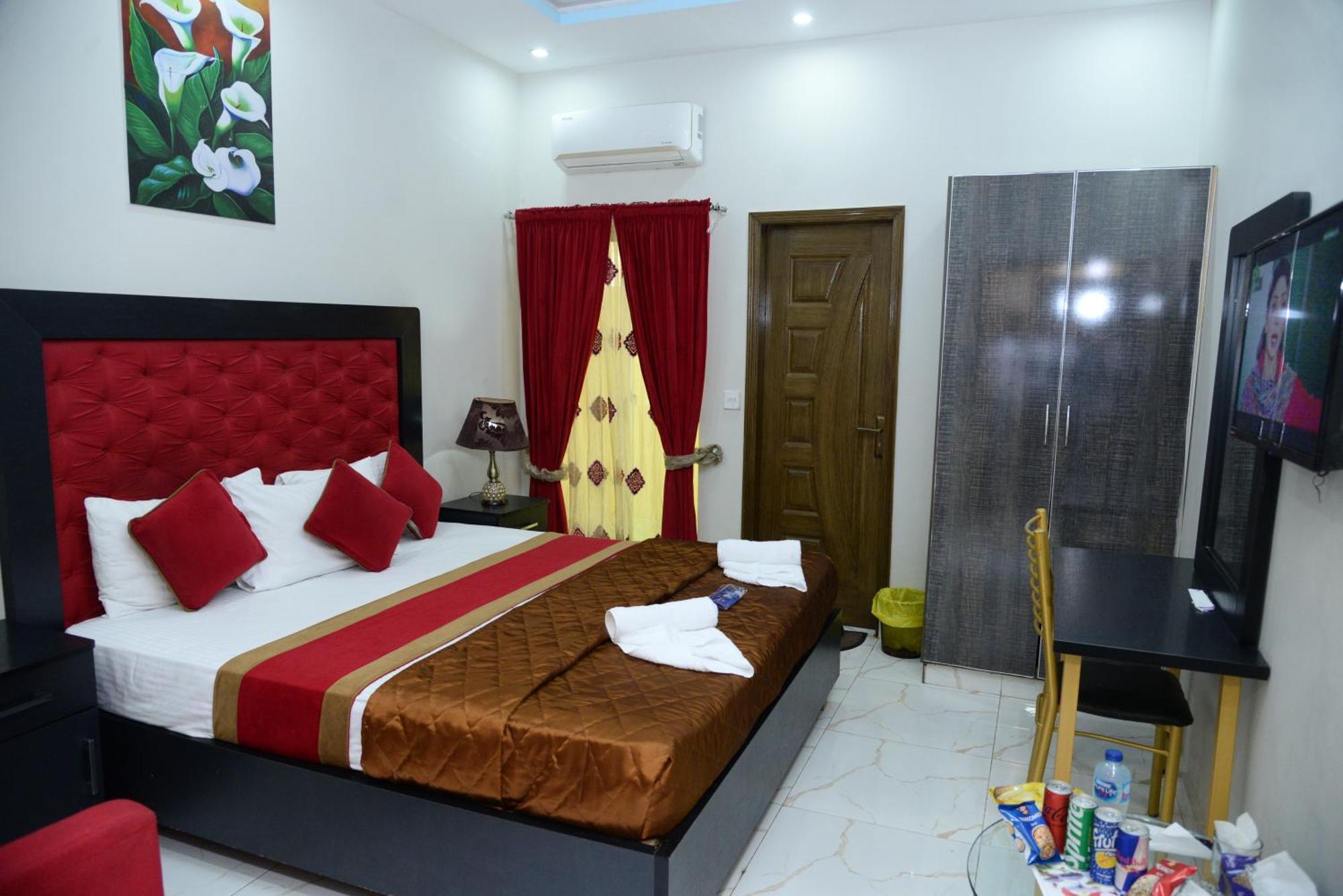 Hotel Deluxe Λαχόρη Εξωτερικό φωτογραφία