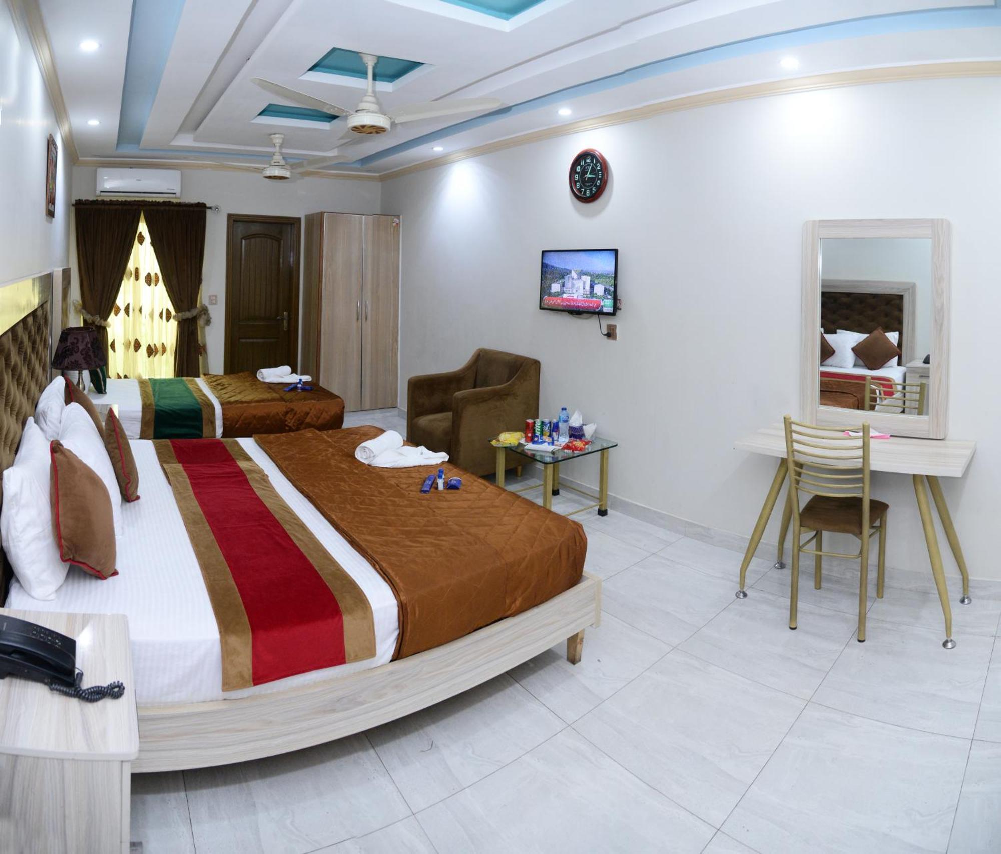 Hotel Deluxe Λαχόρη Εξωτερικό φωτογραφία