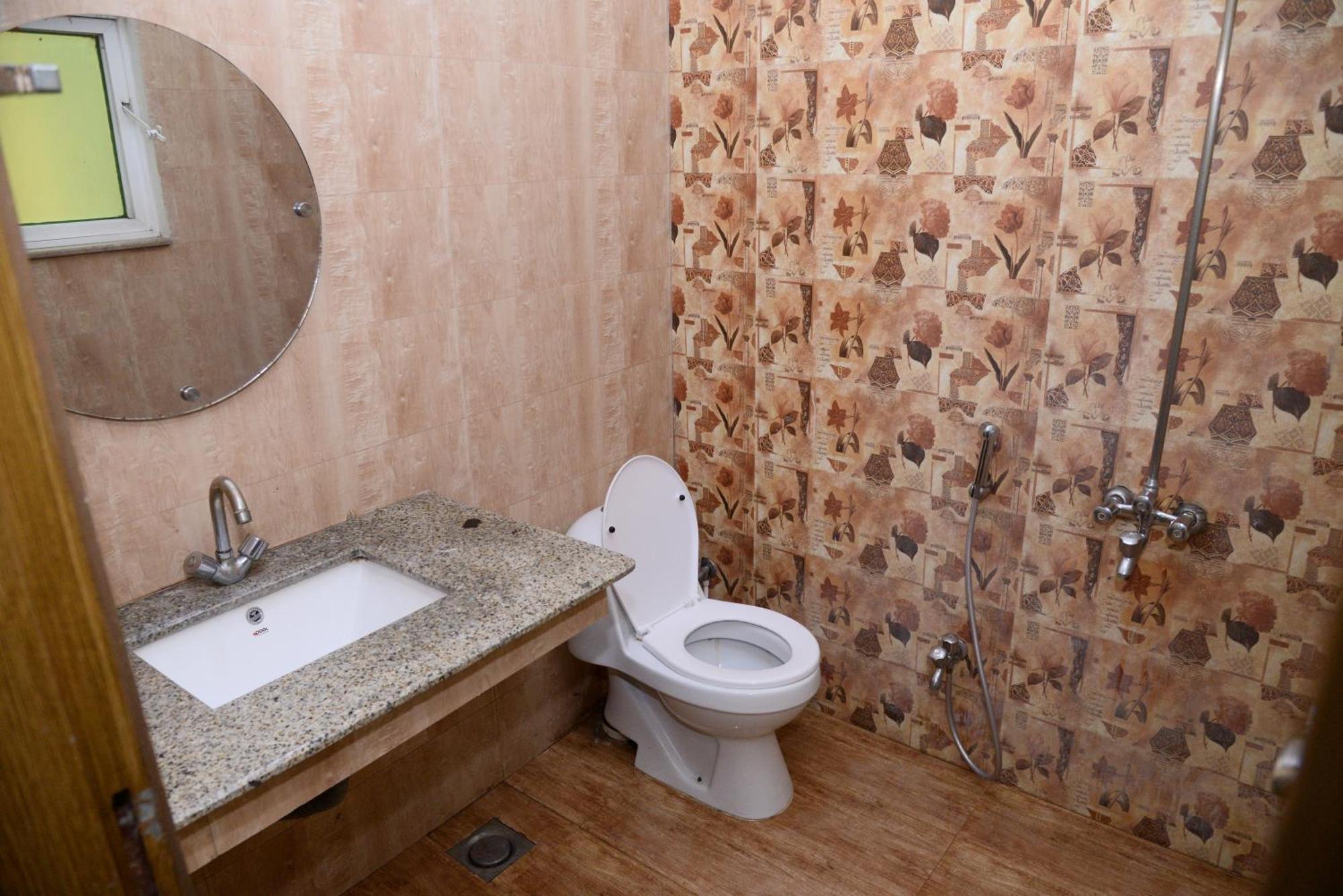Hotel Deluxe Λαχόρη Εξωτερικό φωτογραφία